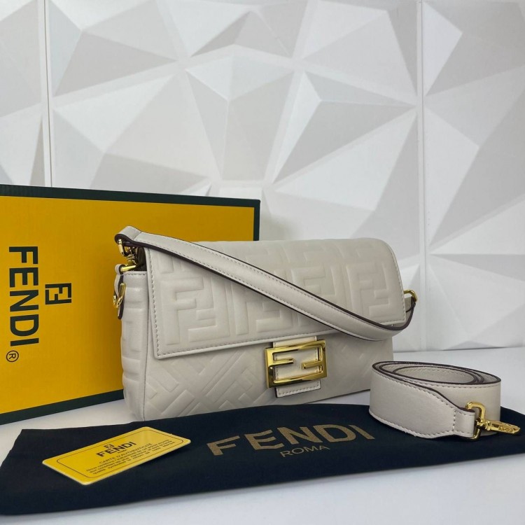 FENDİ BAGUETTE BEJ